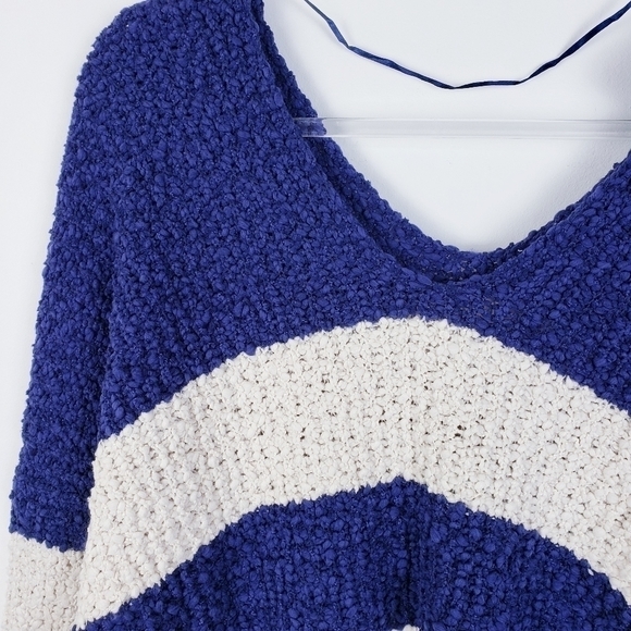 CHUNKY Knit‎ Blue and Cream V-Neck Stripe Sweater … - Picture 5 of 6